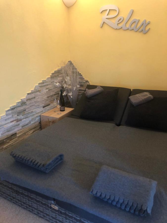בראונפלס Ferienwohnung Schlossblick - 4 Sterne Sauna Pool Whirlpool Exklusiv מראה חיצוני תמונה